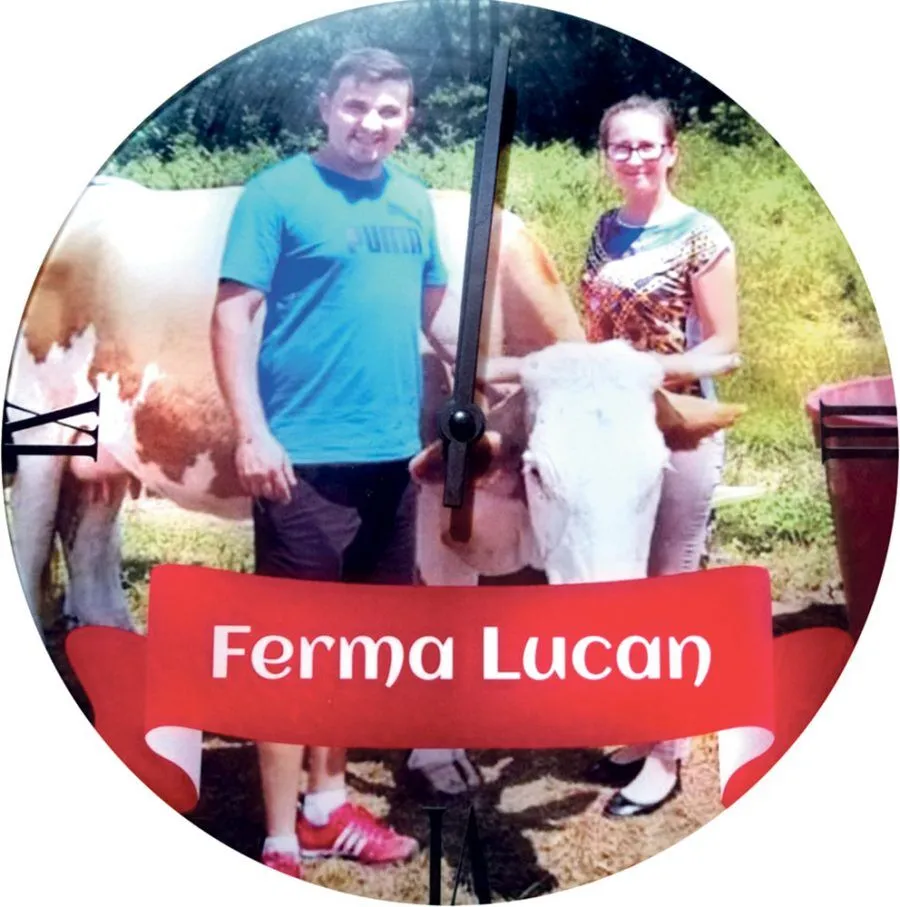 Zwei Menschen neben einer Kuh in einer Montage mit dem Text „Ferma Lucan“.